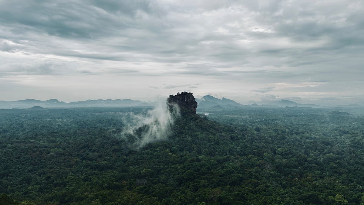Sri Lanka monsoon and dry season